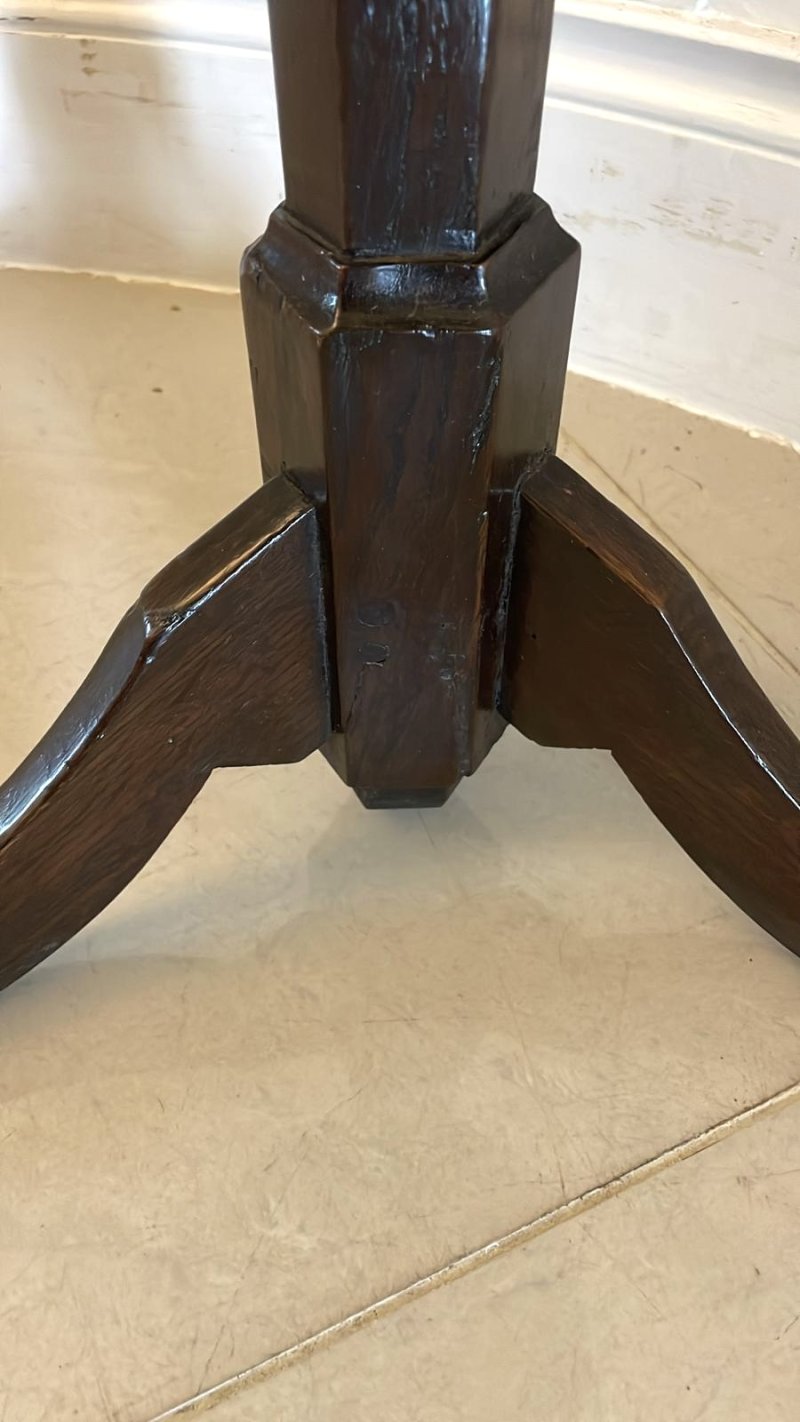 Unusual Antique George l Quality Burr Oak Candle/Lamp Stand - Image 5